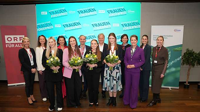 Die Jury und Preisträgerinnen