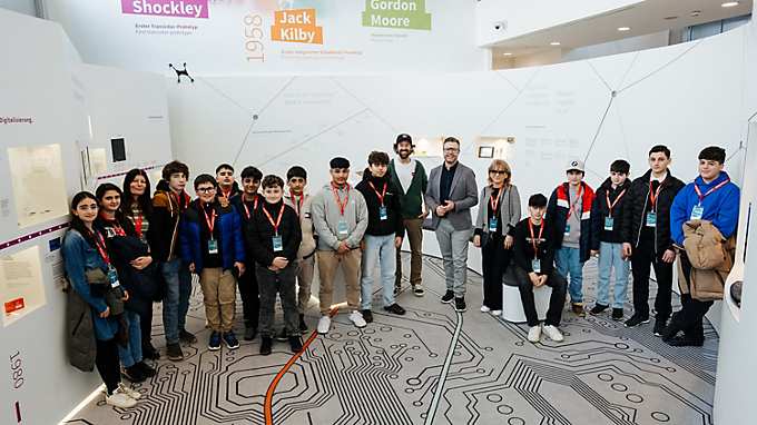 Group picture Caritas learning cafe in Villach EXPO