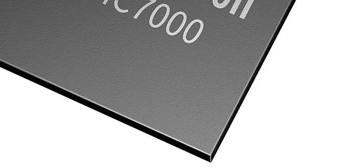 Infineon's industrial microcontrollers XMC7000 enable seamless data exchange and control of automation systems.