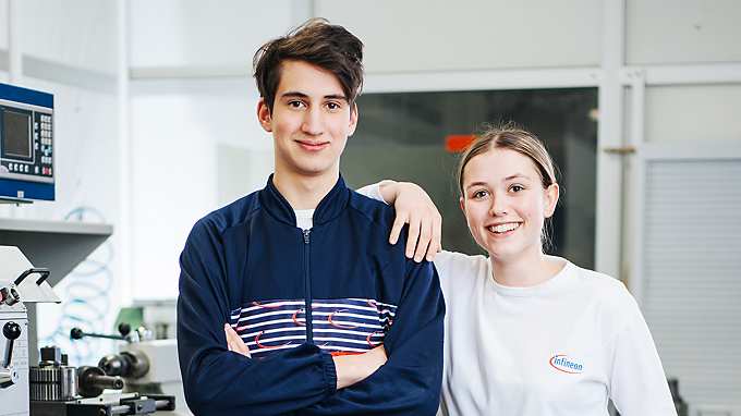 David Oswald und Laura Weidacher, Infineon Lehrlinge