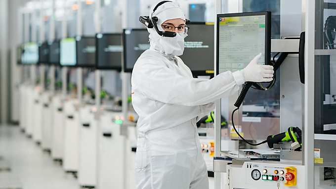 Knowledge-based manufacturing at Infineon's site in Villach, Austria.