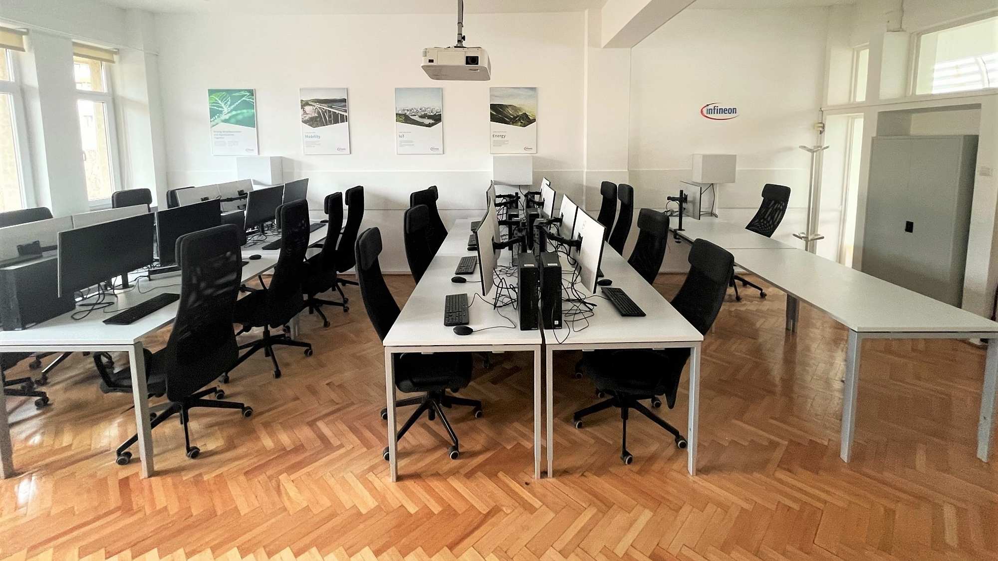 Romania Infineon University Lab