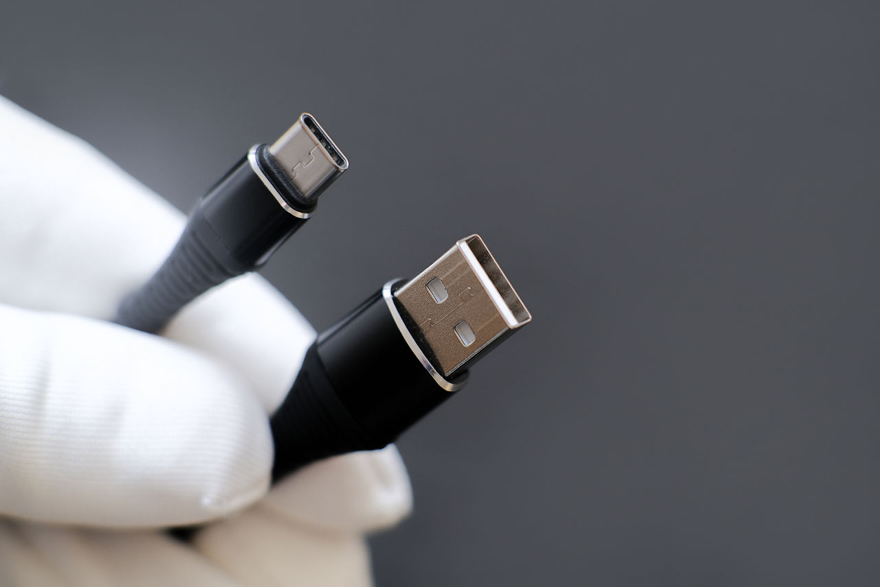 Universal Serial Bus (USB) Type-C 