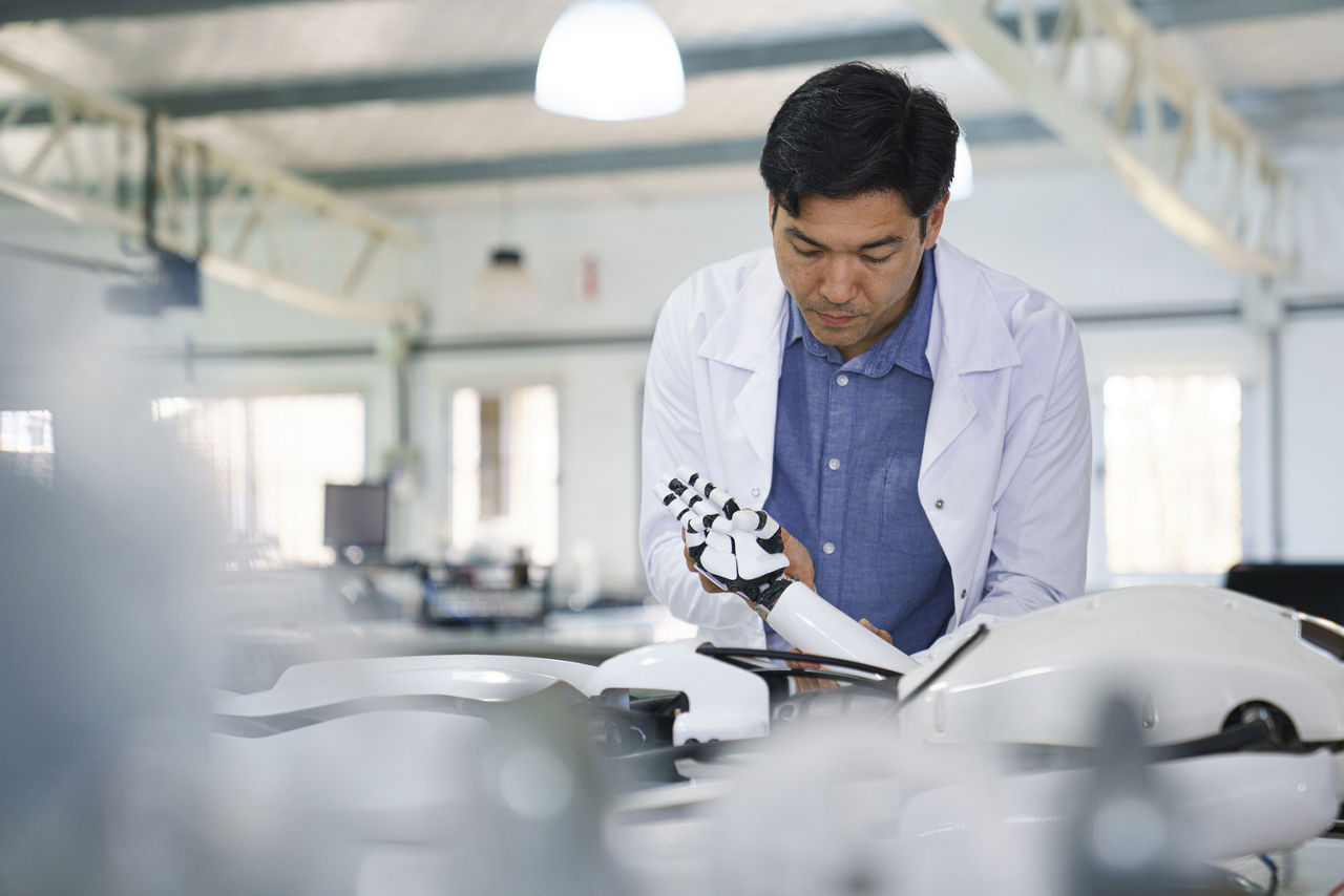 Humanoid robots | Infineon Technologies