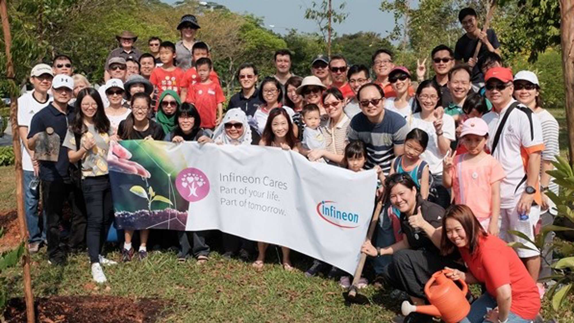 Plant a tree outing at woodlands park connector