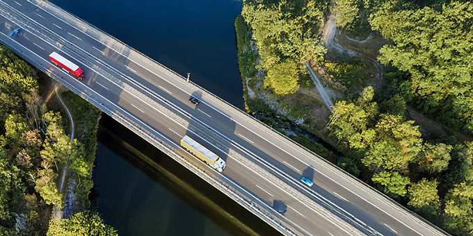 Commercial vehicle inverter solution