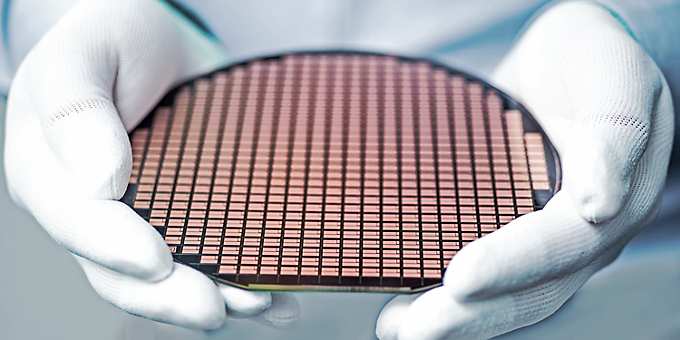 Silicon carbide wafer with copper metallisation
