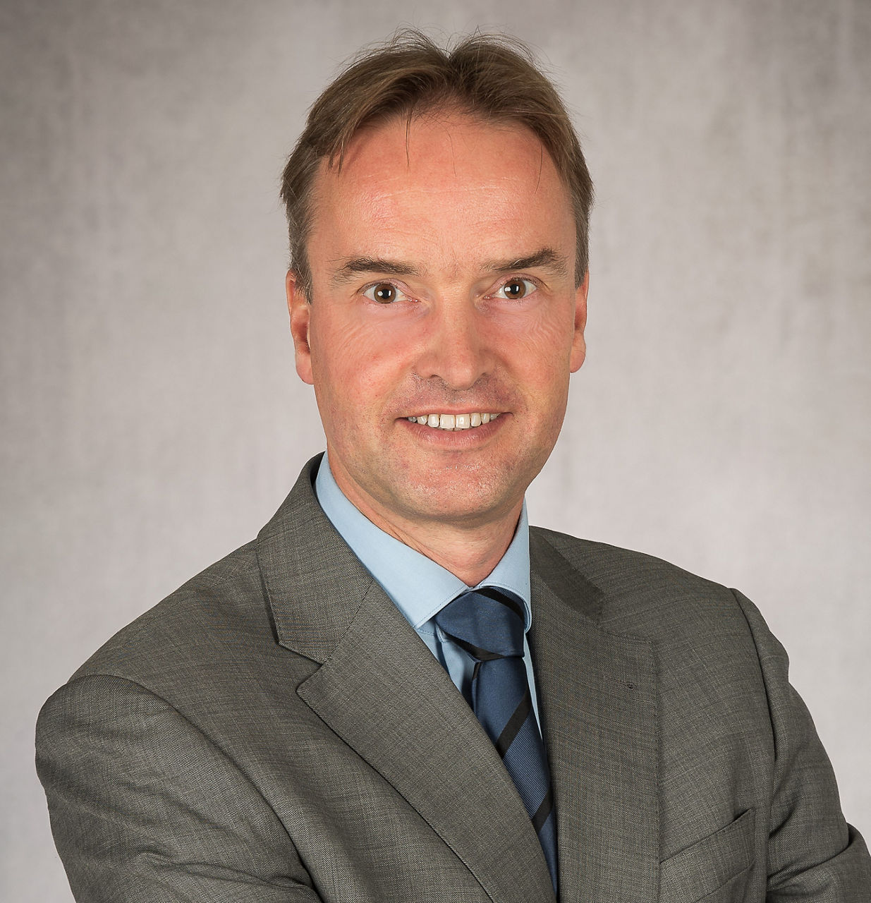 配電Chiow Yew Seng