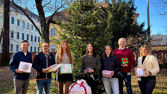Gift Handover Christmas Wish Tree in Graz