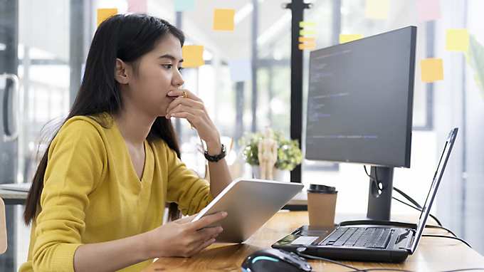 woman coding software